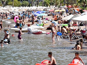 Marmaris sahilleri Eylül ayındada dolup taştı