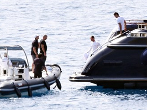 Lüks yat 'Blue Breeze'de yangın paniği yaşandı