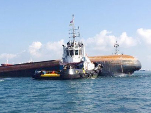 Singapur'da iki gemi çatıştı, 3 kişi kayboldu