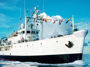 Kaptan Cousteau’nun gemisi Calipso, Yalova’da yandı!