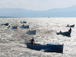 Hükümetten küçük ölçekli balıkçılara destek