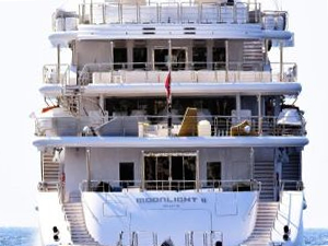 Ultra lüks yat "Moonlight 2" Bodrum'a demirledi