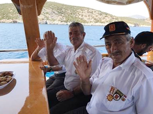 Bodrum’da gaziler tekne turuna çıkarıldı