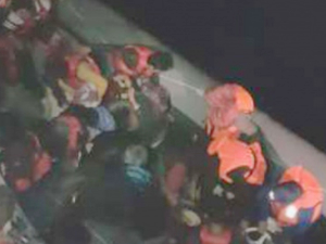 Kuşadası Körfezi’nde kaçak göçmen operasyonu