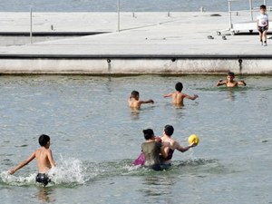 Çıldır Gölü, bölge halkının eğlencesi oldu