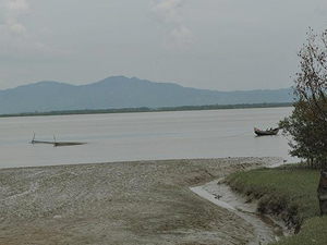 Arakanlı Müslümanları taşıyan tekne alabora oldu!