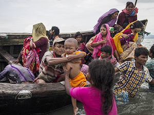 Arakanlı Müslümanları taşıyan tekne alabora oldu!