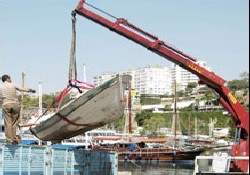 Antalya’da sahipsiz tekneler kaldırıldı