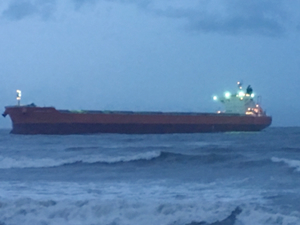 Tayvan’da karaya oturan M/V Harvest Sky henüz kurtarılamadı