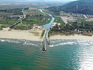 Efes'in denizle buluşacağı bölge drone ile görüntülendi