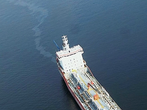 Kocaeli Körfezi'ni kirleten gemilere 14.5 milyon TL'lik ceza!