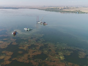Mogan Gölü'nde temizlik çalışmaları sürüyor