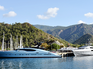 Silver Fast ve Waverunner lüks yatları Marmaris Limanı'na demirledi