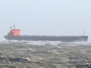 M/V GLORY AMSTERDAM, Alman Körfezi’nde karaya oturdu