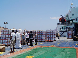 Aden Limanı ticari ve insani yardım gemilerine açıldı