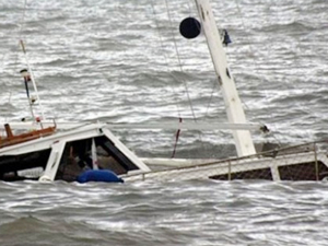 Tanganyika Gölü'nde 30 kişiyi taşıyan tekne battı!