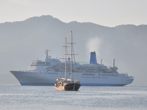 M/S Thomson Spirit, 1192 yolcu ile Marmaris'e demirledi