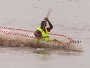 Kenya’da atık plastikten tekne yapıyorlar