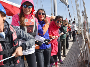 Bodrum'da kadınlara yelken eğitimi verildi