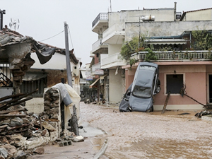 Atina'da selde yaşamını yitirenlerin sayısı artıyor