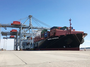 Hapag Lloyd ‘M/V Santos Express’ gemisini teslim aldı