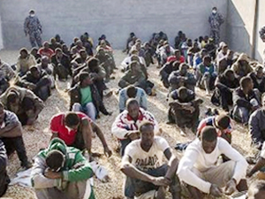 Libya açıklarında 326 kaçak göçmen yakalandı