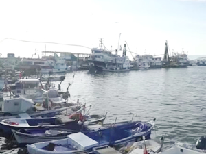 Balıkçılar lodos nedeniyle denize açılamadı