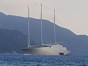 Rus milyarderin yatı “Beyaz İnci” Marmaris'e demirledi