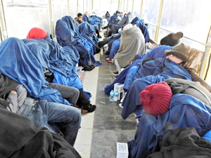 Sakız Adası’na geçmeye çalışan 51 kaçak göçmen yakalandı