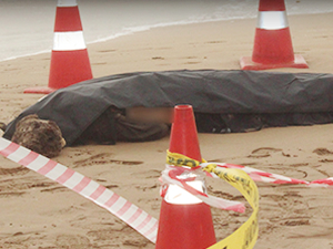 Teknesi alabora olan kişinin naaşı kıyıya vurdu