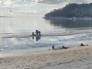 Muğla Akyaka’da deniz 25 metre çekildi