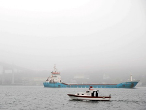 Marmara Denizi'nde lodos deniz ulaşımına engel oldu
