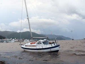 Marmaris’te kuvvetli fırtına hayatı olumsuz etkiledi