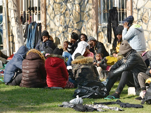 İzmir'de 55 kaçak göçmen yakalandı