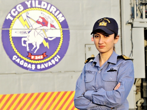 TCG Yıldırım'ın tek kadın subayı, görevleri başarıyla yapıyor