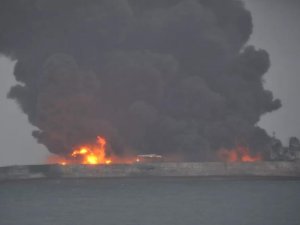Çin'deki gemi kazası 'çevre felaketine' yol açabilir