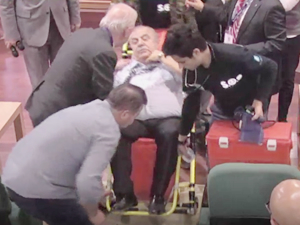 Çetin Taşkent, İMEAK DTO Meclis Toplantısı'nda rahatsızlandı!