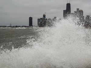 Amerika'da rüzgar dev dalgalara neden oldu