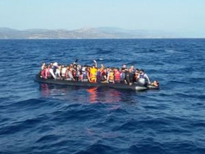 Sahil Güvenlik İzmir’de 49 kaçak göçmeni kurtardı