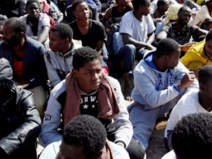 Libya açıklarında 123 kaçak göçmen yakalandı