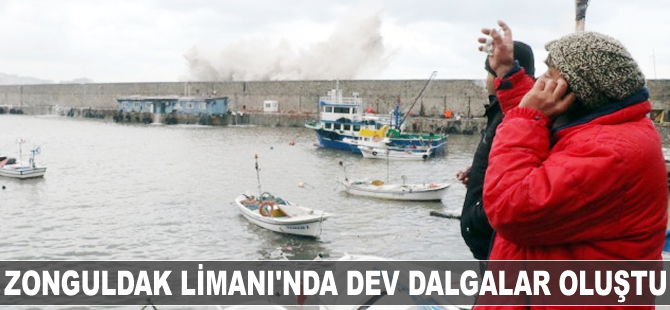 Zonguldak Limanı'nda dev dalgalar oluştu