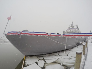USS Little Rock, Montreal Limanı’nda buzlara sıkıştı