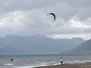 Sörfçüler, Marmaris'te keşişlemeyi fırsata dönüştürdü