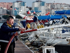 Çanakkale Yat Limanı'nda yangın tatbikatı yapıldı