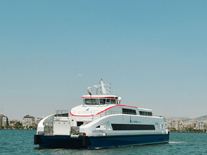 İzmir'de vapur seferleri yeniden başladı