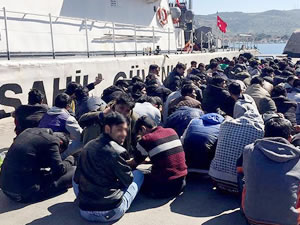 Yunan adalarına geçmek isteyen 93 kaçak göçmen yakalandı
