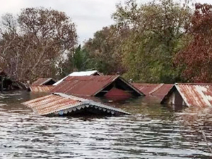 Kamboçya’da hidroelektrik santrali taştı!