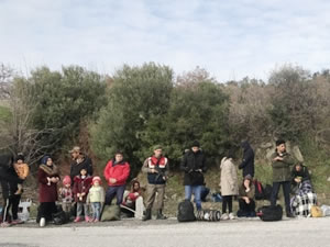 Midilli Adası'na geçmek isteyen 34 kaçak göçmen yakalandı