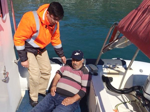 Amatör balıkçıyı Sahil Güvenlik ekibi kurtardı