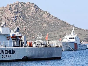 Kardak'ta sahil güvenlik botları limanlara demirledi